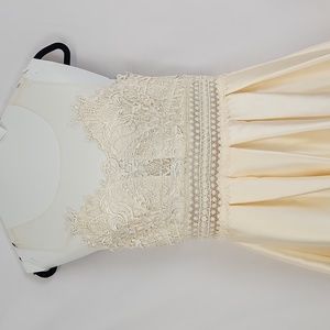 Gorgeous Soieblu Ivory Lace and Sheer Top Formal Dress, size Medium